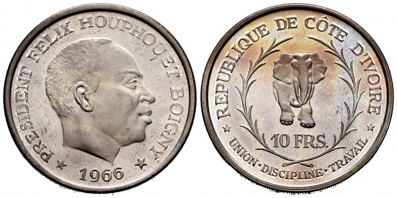 Côte d´Ivoire. 10 francs. 1966. (Km-1). Ag. 24,86 g. President Félix Houphouet. ...