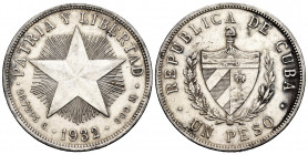 Cuba. 1 peso. 1932. (Km-15.2). Ag. 26,71 g. Almost XF. Est...35,00. 


 SPANISH DESRCIPTION: Cuba. 1 peso. 1932. (Km-15.2). Ag. 26,71 g. EBC-. Est....