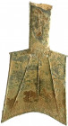 CHINA und Südostasien
China
Chou-Dynastie 1122-255 v. Chr
Bronze-Spatengeld mit hohlem Griff ca. 650/400 v.Chr. "sloping shoulder" ohne Inschrift. ...