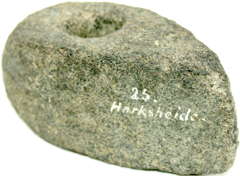 Ausgrabungen
Steinzeit
Neolithikum, ca.4500 v. Chr
Steinaxt, Fundort Harkshei...