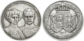 Altdeutsche Münzen und Medaillen
Braunschweig-Wolfenbüttel
Ernst August, 1913-1918
Silbermedaille 1913 v. Lauer, a.d. Hochzeit in Berlin. Brb. des ...