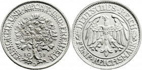 Weimarer Republik
Kursmünzen
5 Reichsmark Eichbaum Silber 1927-1933
1932 D. vorzüglich, winz. Randfehler. Jaeger 331. 