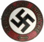 Orden und Ehrenzeichen
Deutschland
Drittes Reich, 1933-1945
NSDAP-Sympathisanten-Abzeichen, DEUTSCHLAND ERWACHE um Hakenkreuz. 17 mm.
vorzüglich. ...
