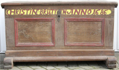 Varia
Sonstige Antiquitäten
Eichenholz-Bauerntruhe um 1800 mit Eisenbeschlägen und flachem Deckel. 113 X 58 X 62 cm.
KEIN VERSAND, NUR AN ABHOLER/N...