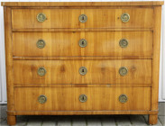 Varia
Sonstige Antiquitäten
Biedermeier-Kommode, Historismus um 1860/1870. Nadelholz, gewachst. Mit 4 Schubladen, jeweils mit 3 Messingbeschlägen (j...
