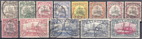 Briefmarken
Deutschland
Deutsche Auslandspostämter und Kolonien
3 Pf. - 5 M Kaiseryacht 1900, kompletter Satz in gestempelter Erhaltung. Mi. 1.000,...