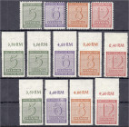 Briefmarken
Deutschland
Alliierte Besetzung (Sowjetische Zone)
Ziffern (Roßwein) 1945, drei komplette Sätze in postfrischer Erhaltung, Roßwein B Fo...