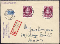 Briefmarken
Deutschland
Berlin
40 Pf. Glocke rechts 1951, schöner R-Brief als MeF, links geöffnet, geprüft Schlegel BPP.
Brief. Michel 86 (2x). ...