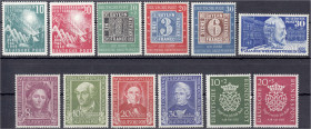 Briefmarken
Deutschland
Bundesrepublik Deutschland
Jahrgang 1949 und 1950, komplett in postfrischer Luxuserhaltung. Mi. 490,-€.
** Michel 111-122....