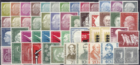 Briefmarken
Deutschland
Bundesrepublik Deutschland
Jahrgang 1954 und 1955, zwei komplette Jahrgänge in postfrischer Erhaltung. Mi. 560,-€.
** Mich...