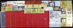 Briefmarken
Lots und Sammlungen
Ausland (alphabetisch)
Schweiz 1955/2009 **/gest.: Kleiner Posten mit zahlreichen Markenheftchen, dabei MH 1955, 19...