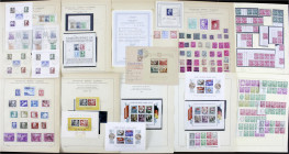 Briefmarken
Lots und Sammlungen
Deutschland (alphabetisch)
Deutschland 1930/1962 */**/gest./Briefe: Schöne Sammlung Sowjetische Zone mit vielen gut...
