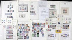 Briefmarken
Lots und Sammlungen
Deutschland (alphabetisch)
Deutschland ab 1945/1963 */**: Substanzreiche Sammlung im dicken KABE-Vordruckalbum ab G...