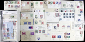 Briefmarken
Briefe
Lots und Sammlungen Deutschland (alphabetisch)
Deutschland: Insgesamt ca. 550 Briefe, Ganzsachen und Postkarten in einem Schuhka...