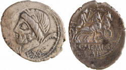 Memmia, denier, Rome, 87 av. J.-C.
A/EX S C
Tête laurée de Saturne à gauche ; derrière, une palme ; lettre de contrôle sous le menton
R/A l'exergue...