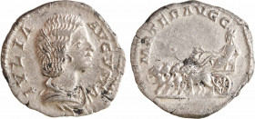 Julia Domna, denier, Rome, 205
A/IVLIA - AVGVSTA
Buste drapé de Julia Domna à droite, vu de trois quarts en avant
R/MATER AVGG
Cybèle assise sur u...