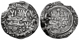 Caliphate of Cordoba. Hisham II. Dirham. 389 H. Madinat Fas (Fez). (Vives-621). Ag. 2,58 g. Citing Wädih in the IA & `Amir in the IIA. Cospel with sli...