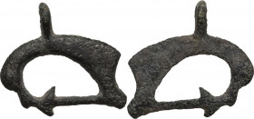 Bronze pendant, dolphin with arrow. 29 mm Scythian. 5th-3rd century BC.