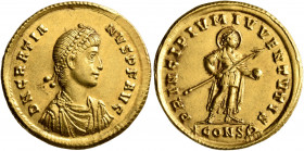 Gratian, 367-383. Solidus (Gold, 21 mm, 4.44 g, 1 h), Constantinopolis, August-September 367. D N GRATIA-NVS P F AVG Pearl-diademed, draped and cuiras...