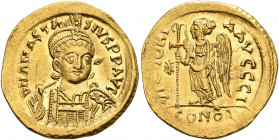 Anastasius I, 491-518. Solidus (Gold, 20 mm, 4.34 g, 6 h), Constantinopolis, 498-518. D N ANASTASIVS P P AVG Pearl-diademed, helmeted and cuirassed bu...