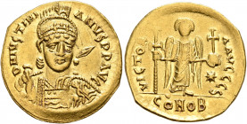 Justinian I, 527-565. Solidus (Gold, 19 mm, 3.85 g, 7 h), Constantinopolis, 527-538. D N IVSTINIANVS P P AVG Helmeted, diademed and cuirassed bust of ...