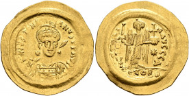 Justinian I, 527-565. Solidus (Gold, 23 mm, 4.34 g, 6 h), Constantinopolis, 527-538. D N IVSTINIANVS P P AVG Helmeted, diademed and cuirassed bust of ...
