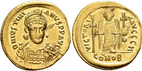 Justinian I, 527-565. Solidus (Gold, 21 mm, 4.44 g, 7 h), Constantinopolis, 527-538. D N IVSTINIANVS P P AVG Helmeted, diademed and cuirassed bust of ...