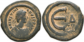 Justinian I, 527-565. Pentanummium (Bronze, 20 mm, 3.34 g, 2 h), Constantinopolis, 538-542. D N IVSTINIANVS P P AVG Diademed, draped, and cuirassed bu...