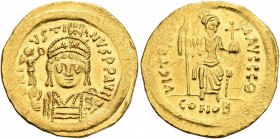 Justin II, 565-578. Solidus (Gold, 20 mm, 4.40 g, 5 h), Constantinopolis, 566/7-578. D N IVSTINVS P P AVI Helmeted and cuirassed bust of Justin II fac...