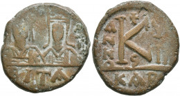 Justin II, with Sophia, 565-578. Half Follis (Bronze, 23 mm, 9.13 g, 10 h), Carthage, RY 8 = 572/3. Facing busts of Justin II, on the left, helmeted a...