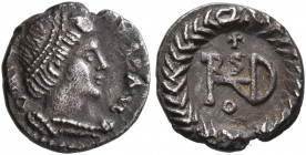 OSTROGOTHS. Theoderic, 493-526. 1/4 Siliqua (Silver, 10 mm, 0.63 g, 7 h), in the name of Justin I (518-527). Rome, 518-526. D N IV[STI – N]VS P AVC Pe...