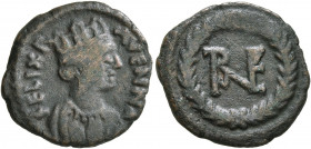 OSTROGOTHS. Municipal coinage of Ravenna, time of Theoderic, 493-526. Dekanummium (Bronze, 18 mm, 3.15 g, 6 h), circa 493-518. FELIX RAVENNA Turreted ...