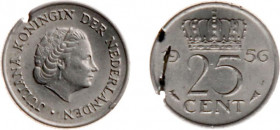 Misslagen en afwijkingen Koninkrijk NL - 25 Cent 1956 MISSLAG geslagen op een defect muntplaatje (luchtbellen aan rand en in veld)