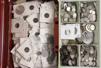 Groene geldkist met Juliana zilver, enkele honderden zilveren dubbeltjes, onedel Nederland en wat wereld wb. China