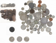 Doosje zilveren munten vanaf Willem II t/m Wilhelmina, tevens naoorlogs kleingeld in mooie kwaliteit en 16e eeuwse penning