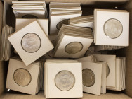 Doos mert ca. 190 zilveren Antillen guldens 1970 in UNC