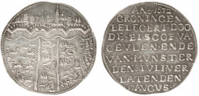 Historiepenningen - 1672 - Penning 'Ontzet van Groningen' (vL.98.1) - VZ Gezicht op Groningen tijdens het bombardement en de opstelling der aanvallers...