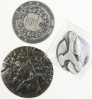 Netherlands - Lot van 4 penningen op naam van Mr M.C. Dubbeldam w.o. zilveren prijspenning provincie Noord-Holland (zilver 276 gram), idem Unie van Wa...