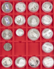 Netherlands - Lindner cassette met diverse zilveren penningen in Proof, tevens enkele zilveren munten buitenland wb. China 10 Yuan 2002