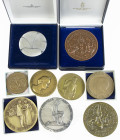 Netherlands - Doos met ca. 9 penningen w.o. Willem de Zwijger 1933 zilver, Juliana & Bernhard 1937, idem 50 jaar 1987, Inhuldiging Juliana 1948 en Geb...