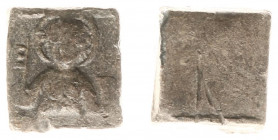 Varia - Muntgewicht(doosjes) - Loden muntgewichtje (?) VZ Aanziend borstbeeld St. Petrus met aureool, sleutel en gebedenboek / KZ Blanco - 11x11 mm 4,...
