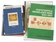 Varia - Literatuur - Algemeen - Lotje literatuur diverse verzamelgebieden - telefoonkaarten, postzegels, army badges, horloges e.d.