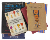 Varia - Literatuur - Penningen & Onderscheidingen - Lot van 8 publicaties over Nederlandse en Engelse onderscheidingen w.o. 2x Bax
