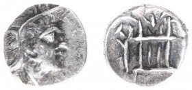 Persis - Rulers under Seleucid sovereignty, 190/164 -140 BC - Unknown king I-X - AR Hemidrachm (2.01 g) - Bust of bearded king right, wearing satrapal...