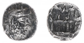 Persis - Rulers under Seleucid sovereignty, 190/164 -140 BC - Unknown king I-X - AR Obol (0.70 g) - Bust of bearded king right, wearing satrapal bonne...