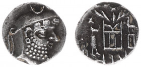 Persis - Rulers under Seleucid sovereignty, 190/164 -140 BC - Vādfradād III (Autophradates) - AR Drachm (3.27 g) - Bust of bearded king right, in leat...