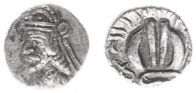 Persis - Rulers under Parthian sovereignty, 100 BC - end of 1st cent AD - Prince Y (former Unknown King II) - AR Hemidrachm (1.70 g) - Bearded bust le...