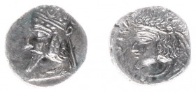 Persis - Vādfradād V dynasty, late 1st cent-211 AD - Mančhīr II - AR Obol (0.42 g), Bearded bust to left, showing a prominent hook nose and wearing hi...