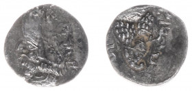Persis - Vādfradād V dynasty, late 1st cent-211 AD - Mančhīr III - AR Obol (0.50 g), Bust left, wearing Parthian-style tiara and diadem, legend behind...