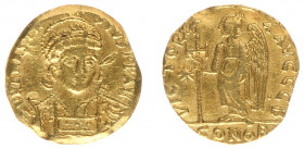 Anastasius (491-518) - AV half Solidus (Constantinople, AD 498, 2.24 g) - D N ANASTASIVS P P AVC, helmeted, diademed and cuirassed bust facing, holdin...